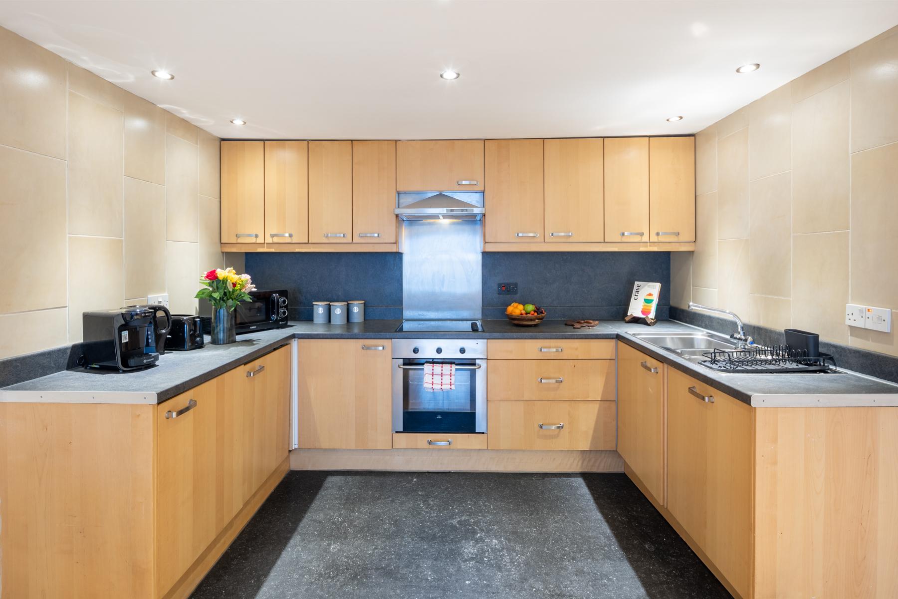 Central 2Bed 2Bath Flat-Sleeps 4-By Temple Meads5