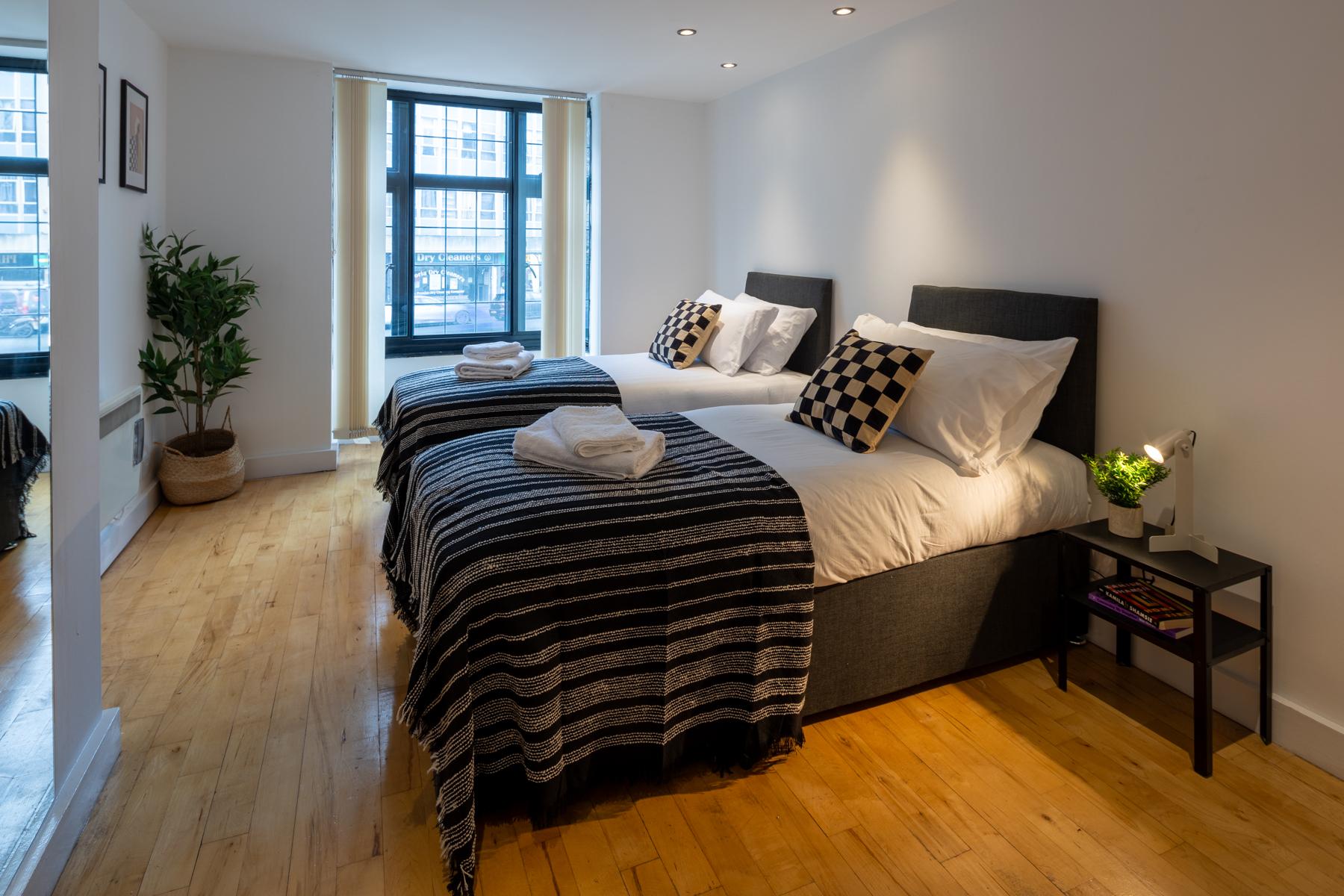 Central 2Bed 2Bath Flat-Sleeps 4-By Temple Meads3