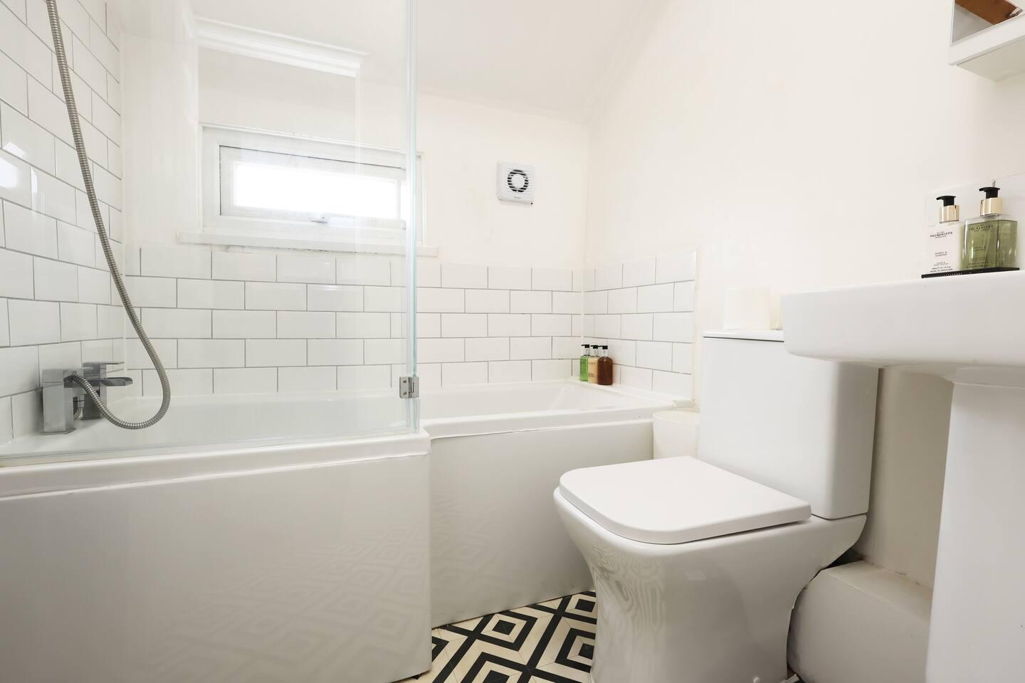 Stylish one bed coach House - Cardiff5