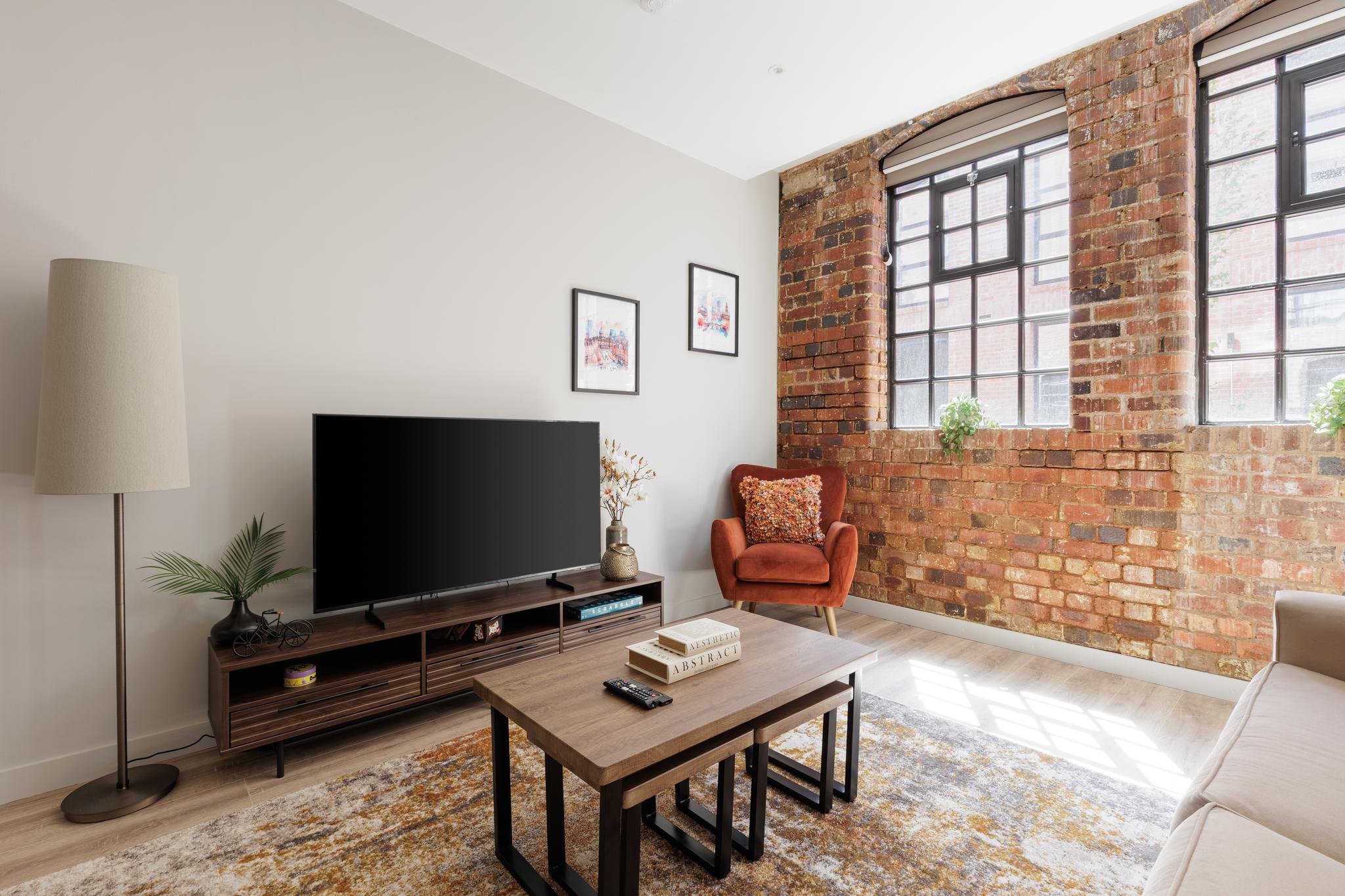 The Brickworks - Grade II Boutique Stay, 2 Bed.4