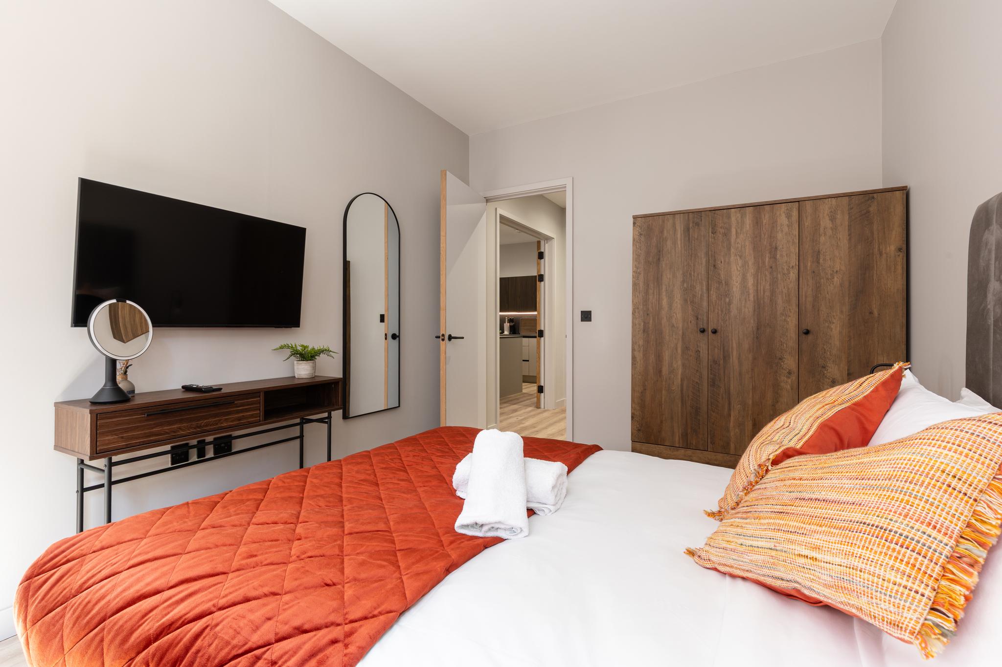 The Brickworks - Grade II Boutique Stay, 2 Bed.3