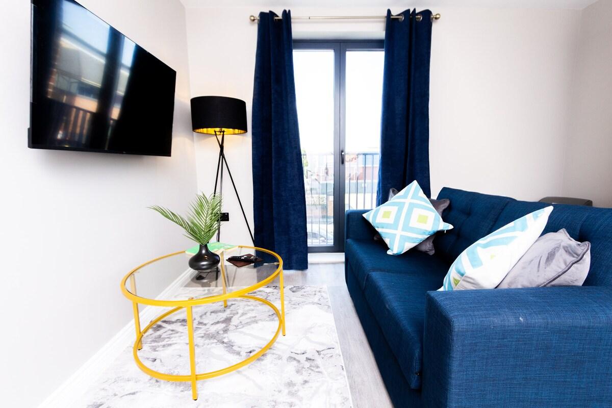 Modern 1BR Apt with City Views – Walk to Leeds CC