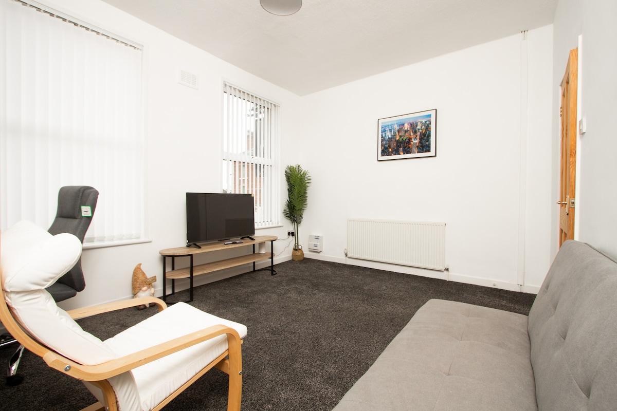 Cosy 2BR Flat Near Anfield & Goodison, Liverpool