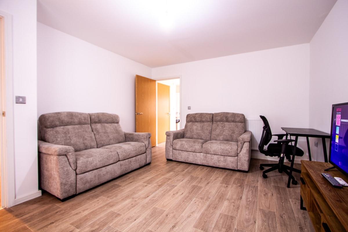 Charming 1BR House in Eccles with Free Parking