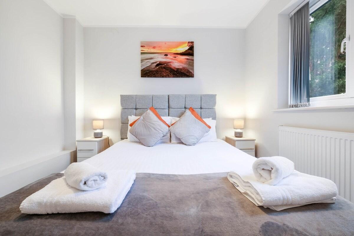 2 Bdr Penthouse with parking High Wycombe Apt. 016
