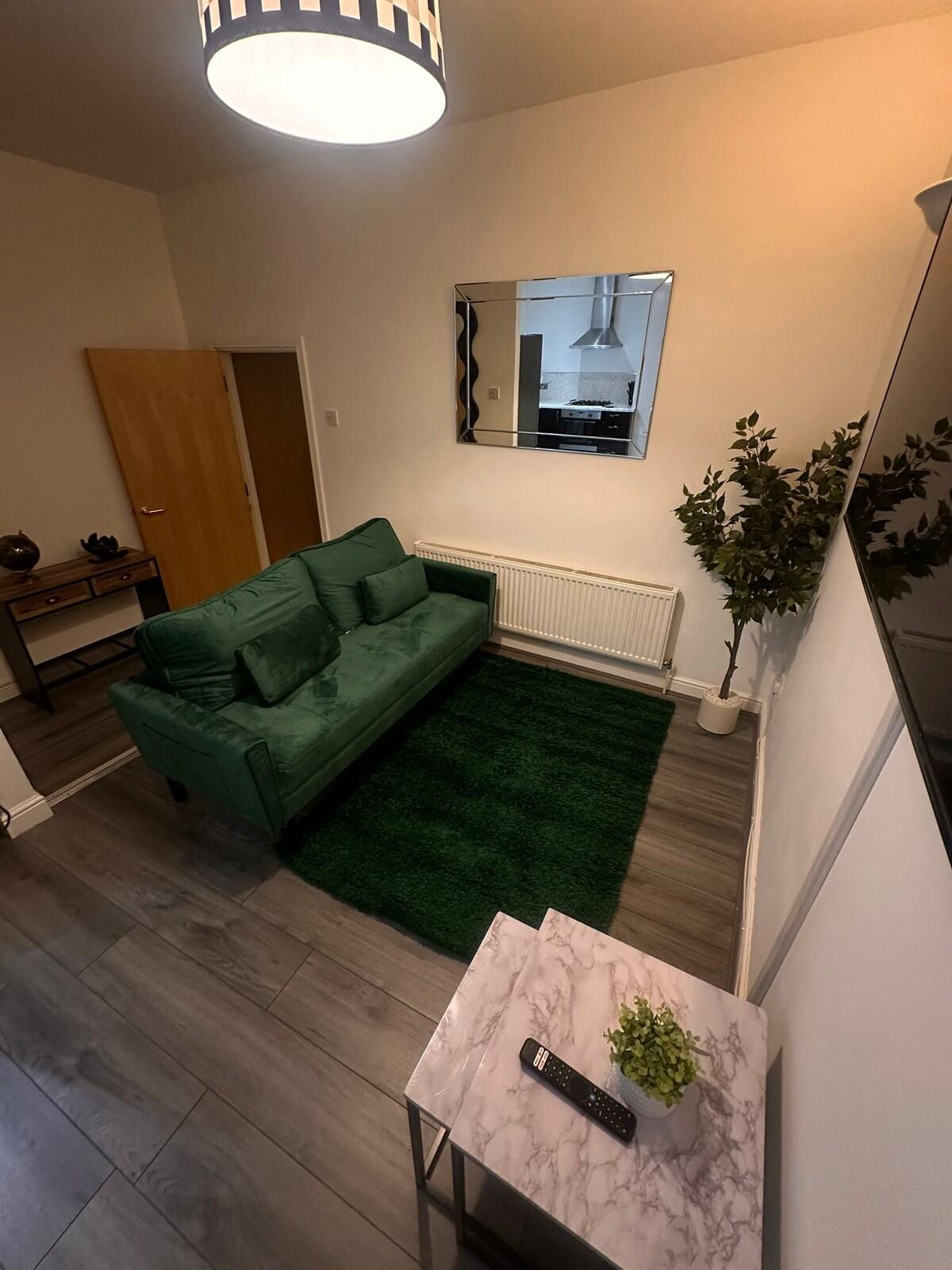 Modern 2-Bedroom, 2-Bathroom Apartment Liverpool5