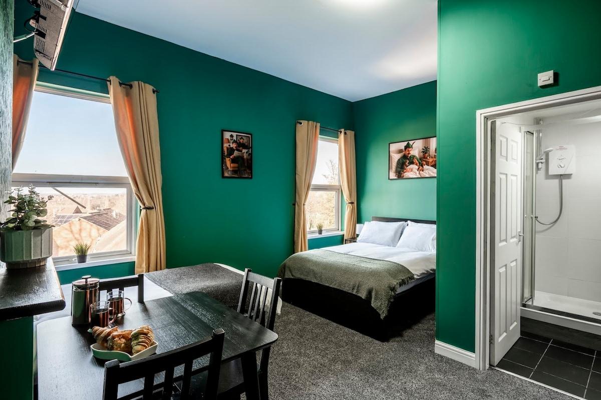 Room Only | Ensuite | Parking | Sleeps 34