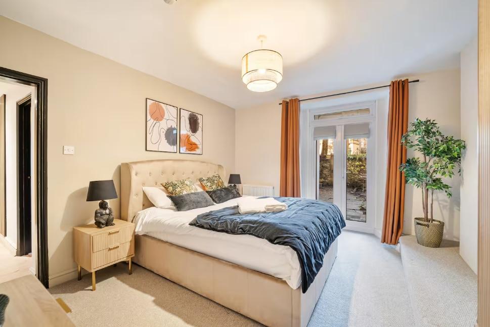 Stylish & Cosy-2Bed-Basement-Clifton Central Flat2