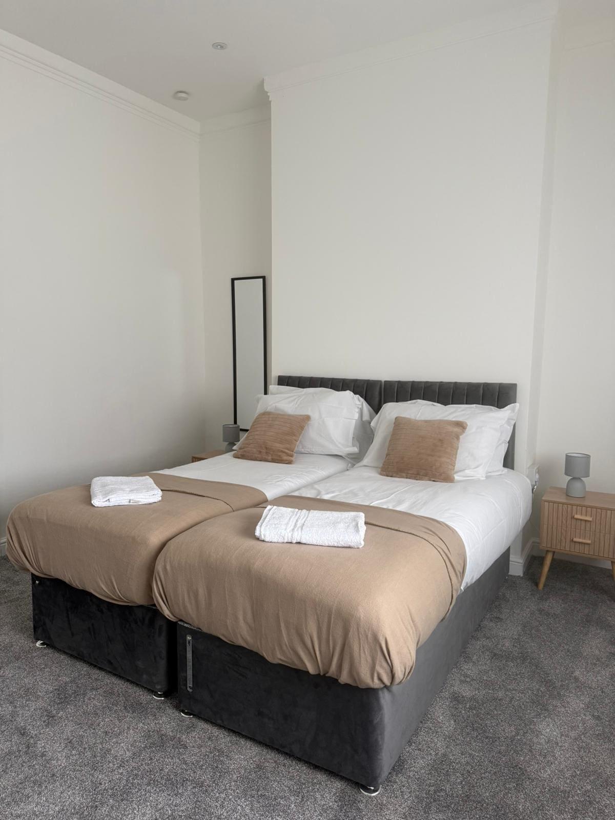 Bright 5Bed 2Bath - Near Stadium and Crownworks3