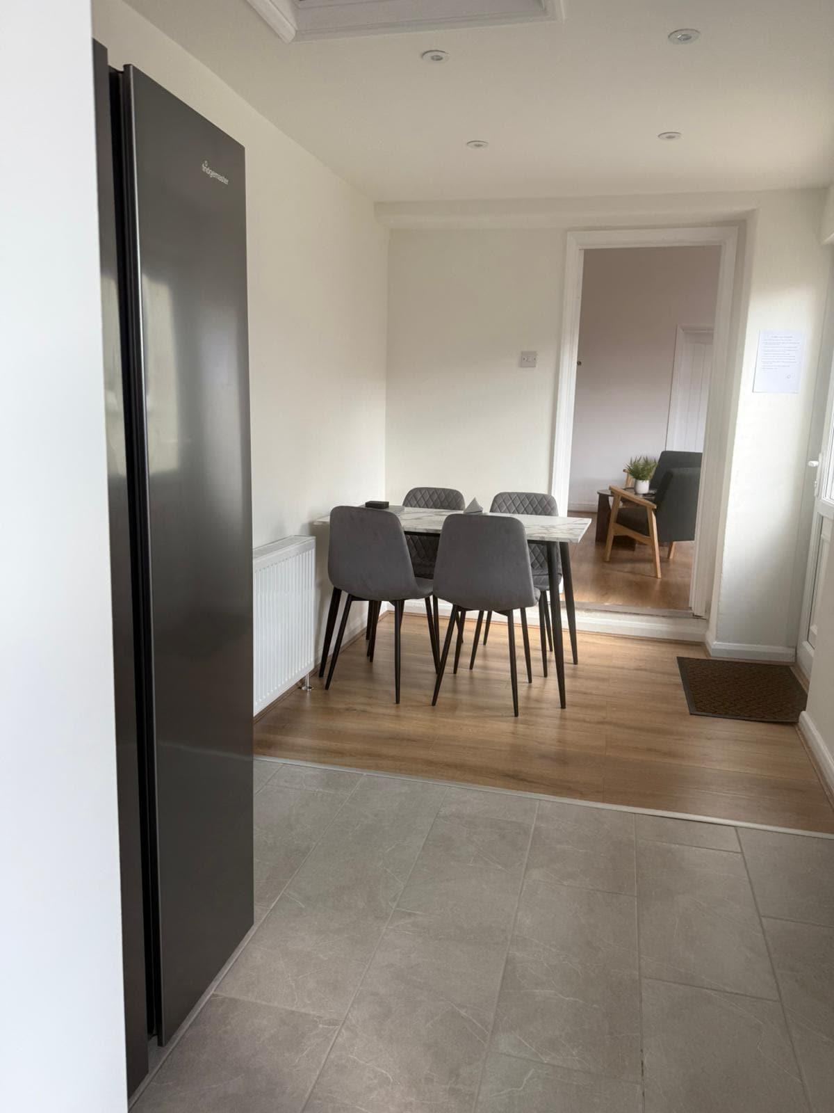 Bright 5Bed 2Bath - Near Stadium and Crownworks5