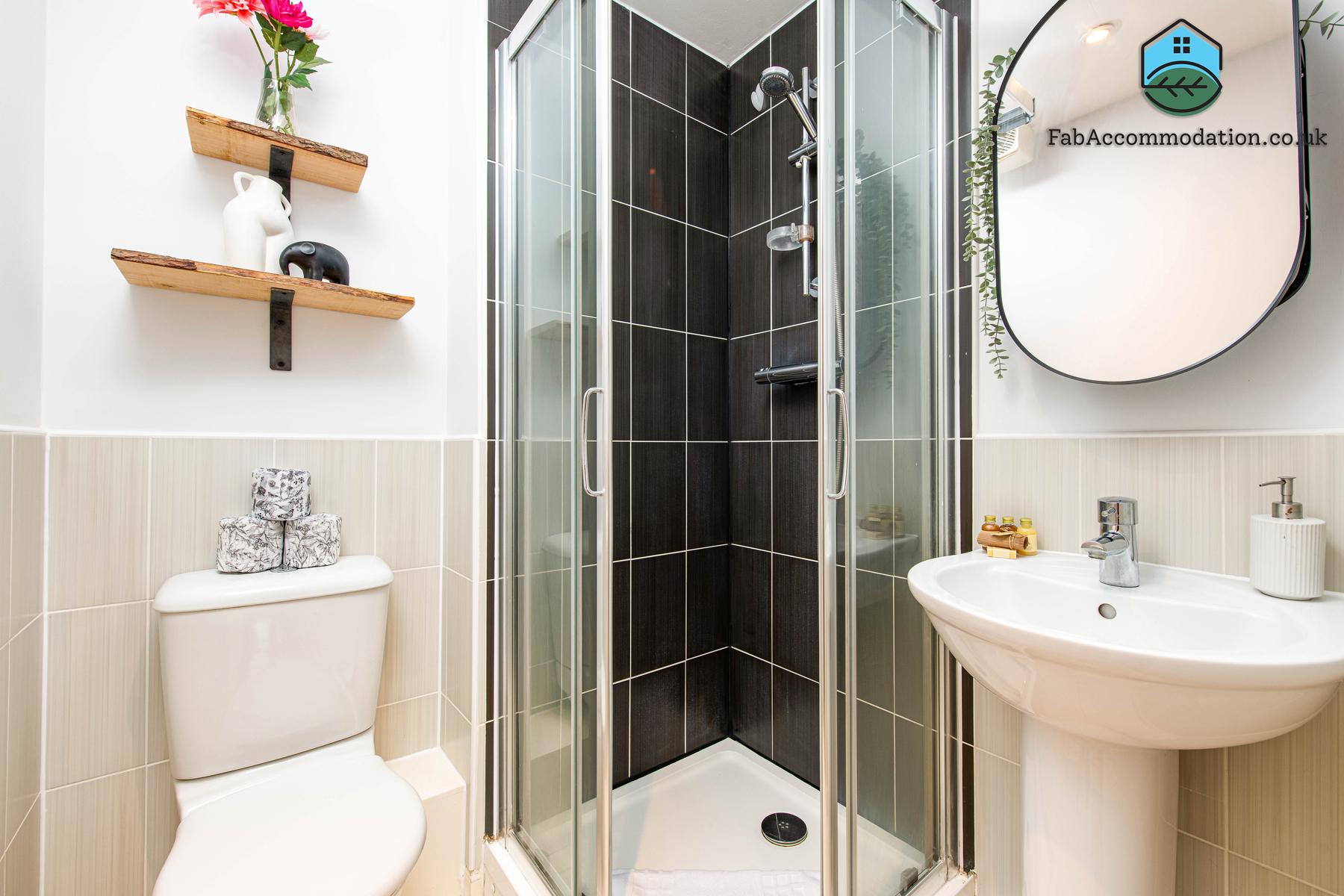 Lovely & Bright 2Bed 2Bath Flat-Private Parking6