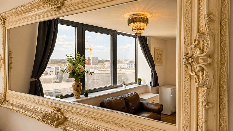 Spacious Liverpool City Centre Apartment with View3