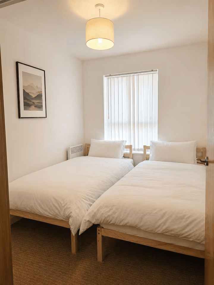 2 Bed Webster Road Park Apart with Free Parking5