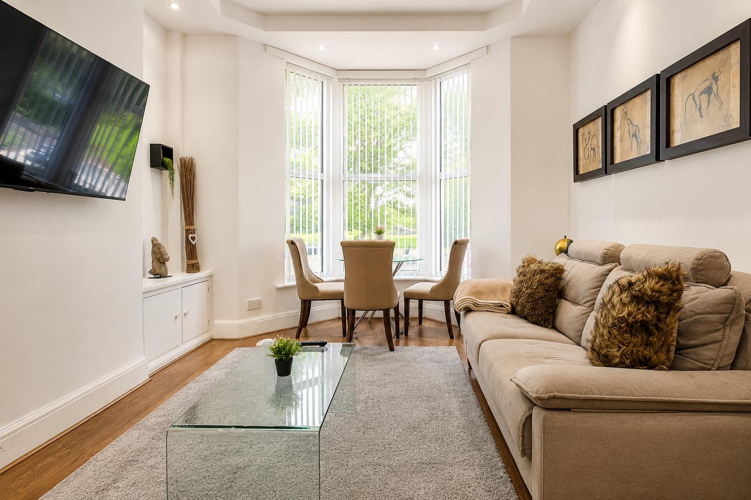 Botanic Apartment with Parking & Park Views, Quiet5