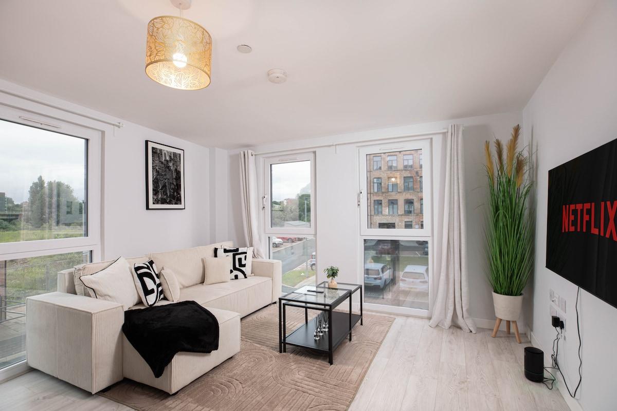Luxury 2 Bed Apt at Victoria Riverside | Parking2