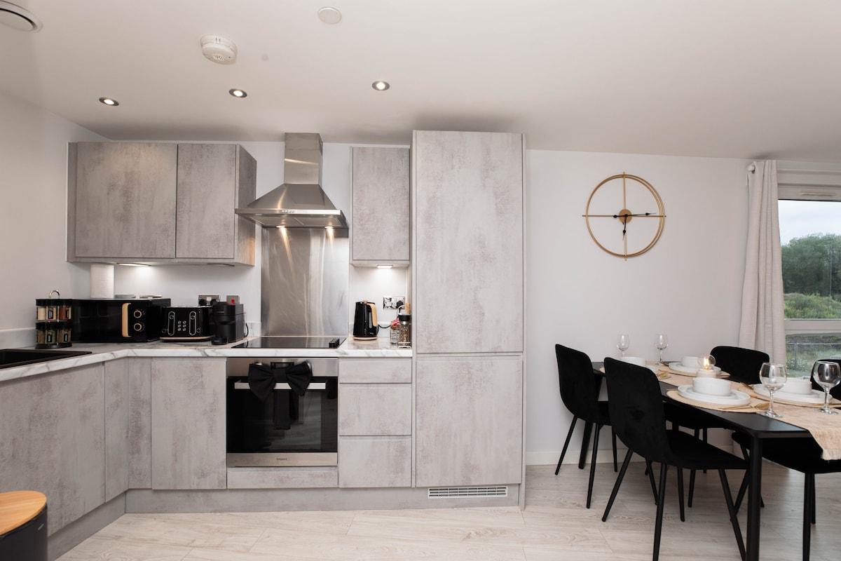 Luxury 2 Bed Apt at Victoria Riverside | Parking5
