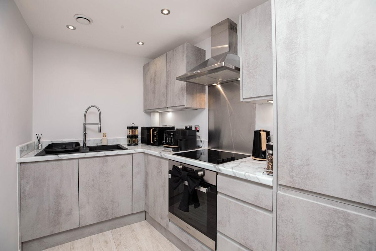 Luxury 2 Bed Apt at Victoria Riverside | Parking6