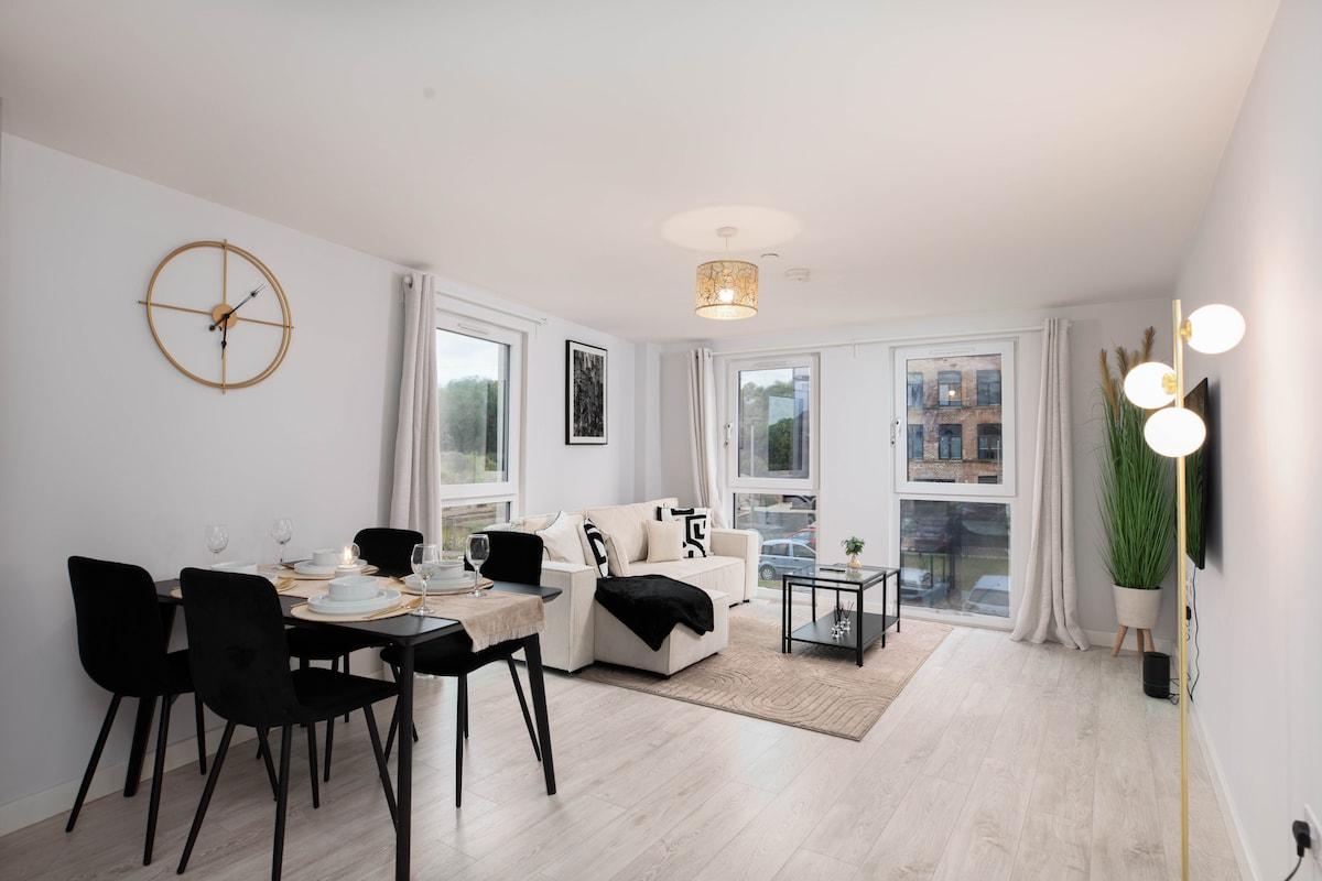 Luxury 2 Bed Apt at Victoria Riverside | Parking