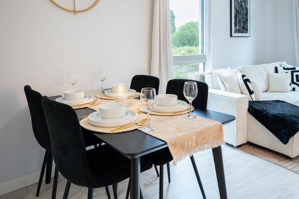Luxury 2 Bed Apt at Victoria Riverside | Parking3