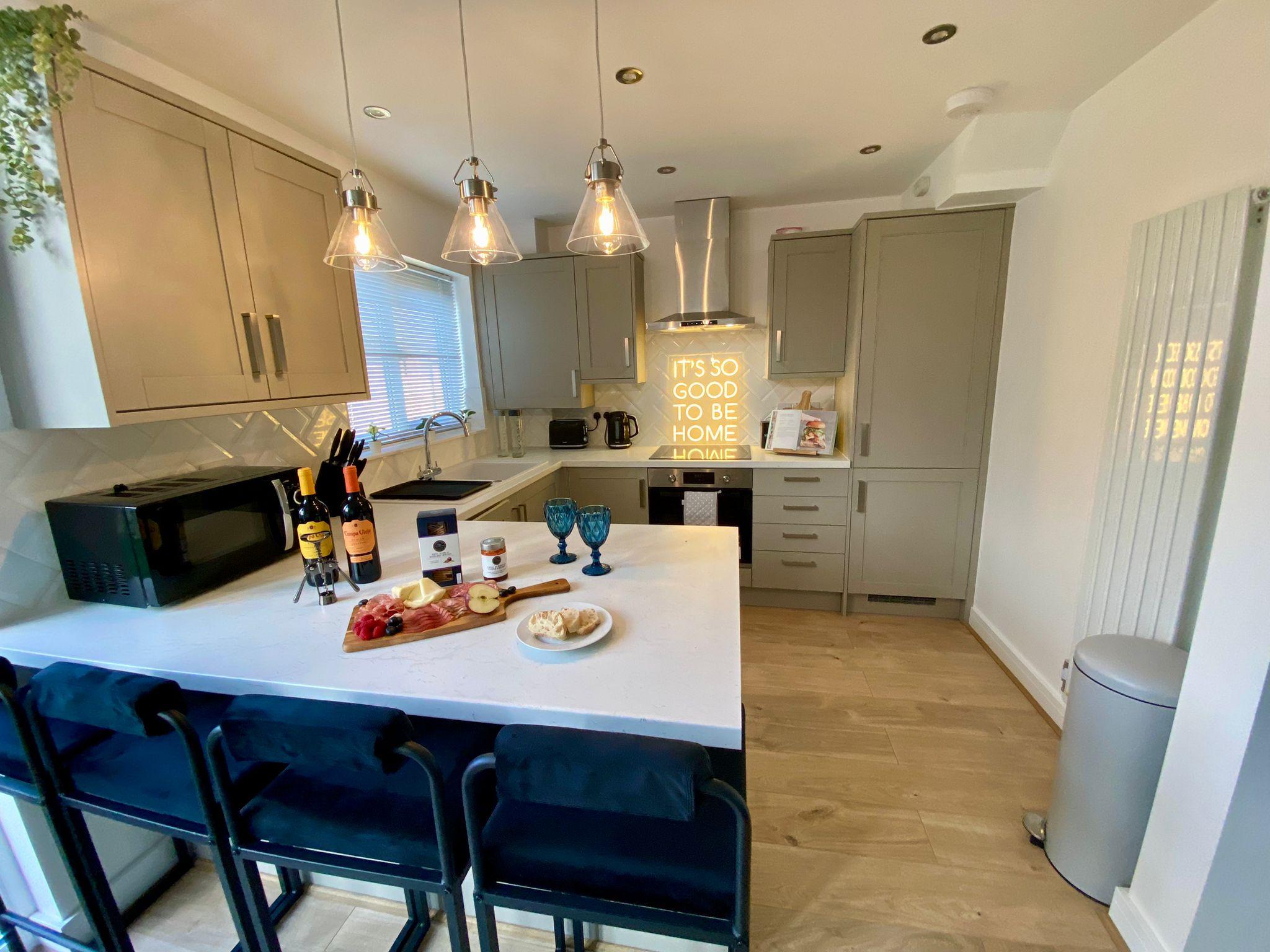 Mackets House | Hunts Cross | Sleeps 7 | Parking3