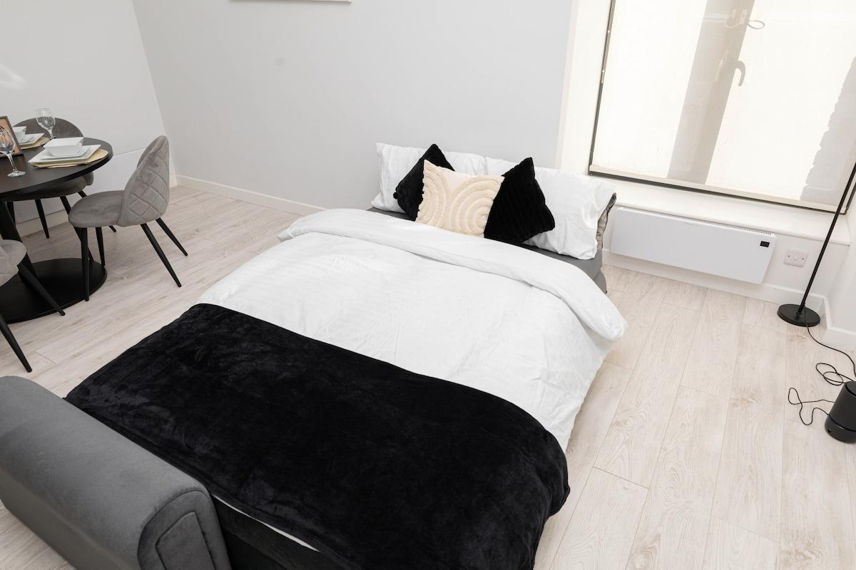 Modern 2 Bed Apt by Royal Armouries | Sleeps 63