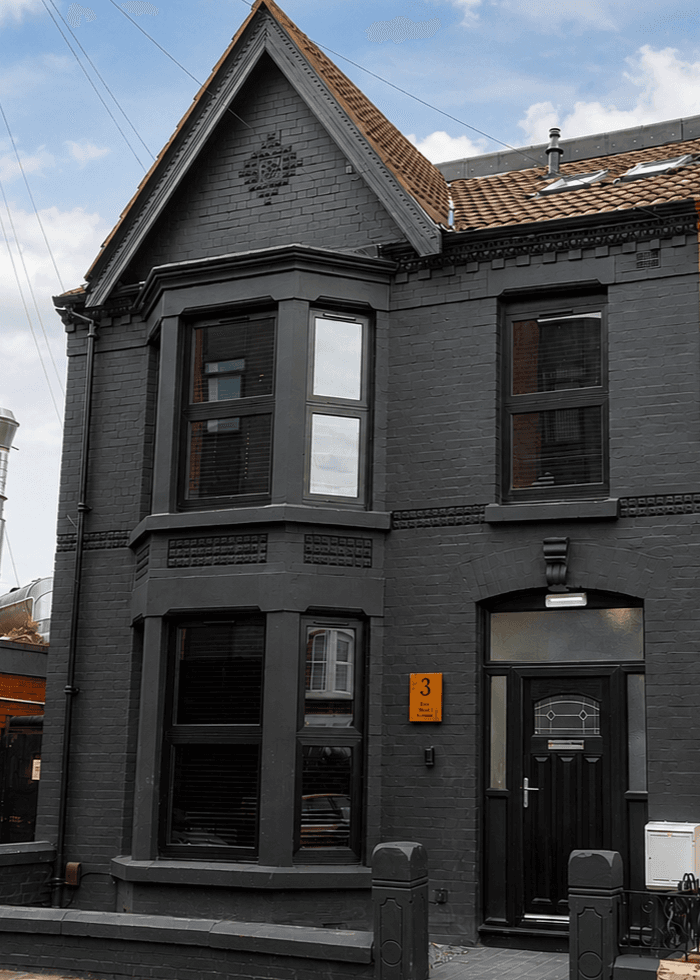 The Black House5