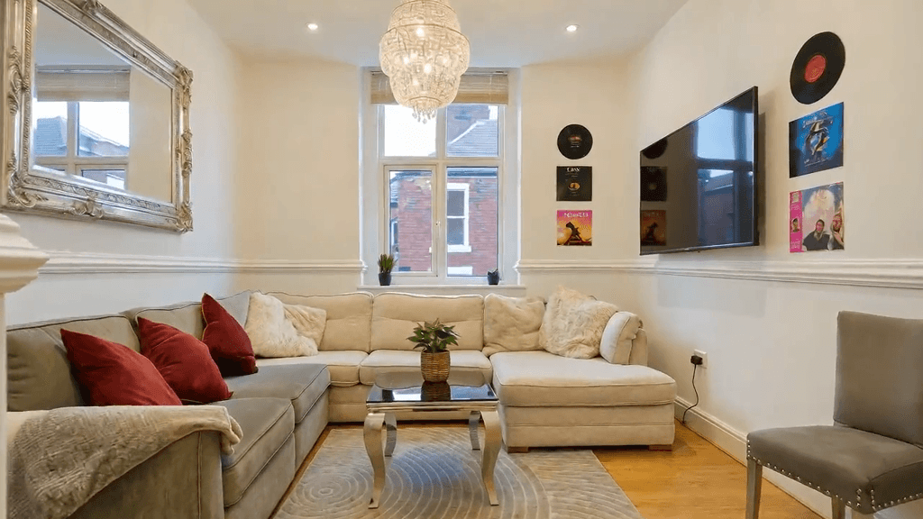 White Tulip Central 3 bedroom Duplex Loft2