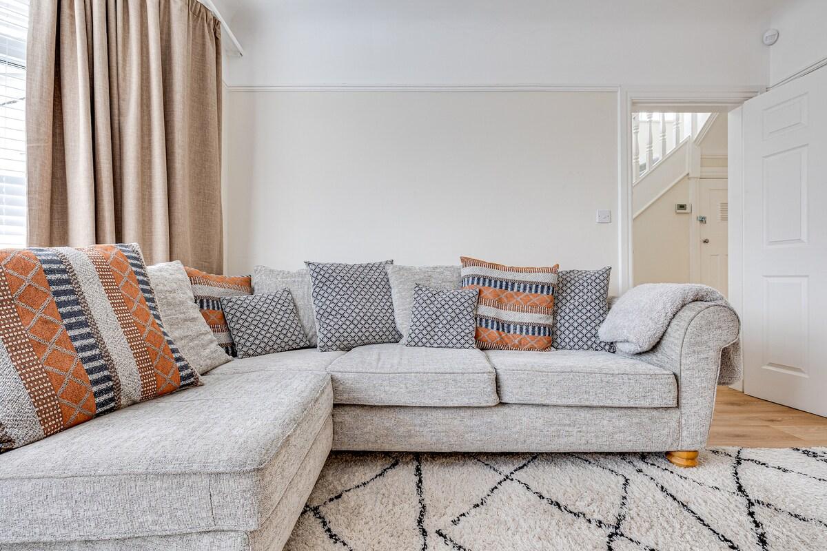 Elegant 3BR House near Liverpool City Centre3