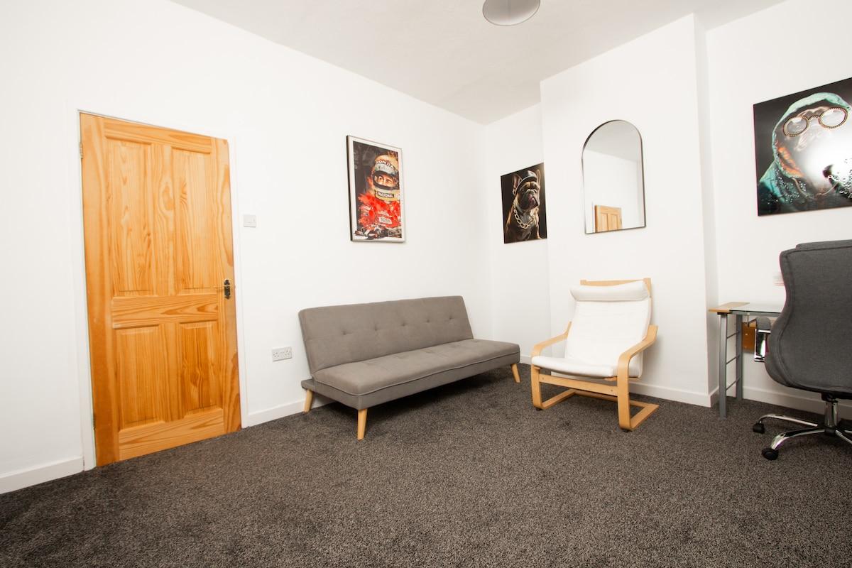 Cosy 2BR Flat Near Anfield & Goodison, Liverpool4