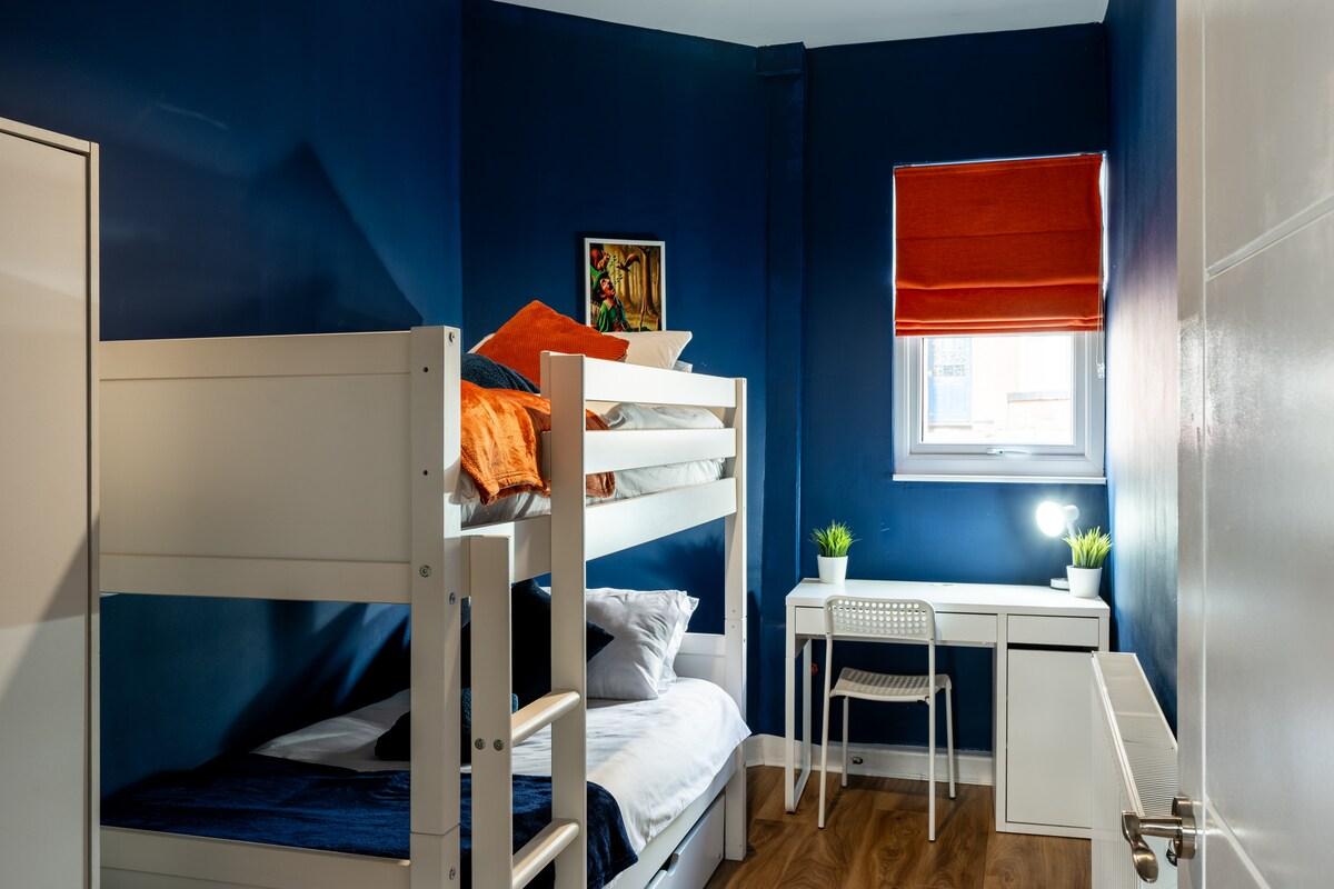 Stylish, cosy, great value, easy access stay6
