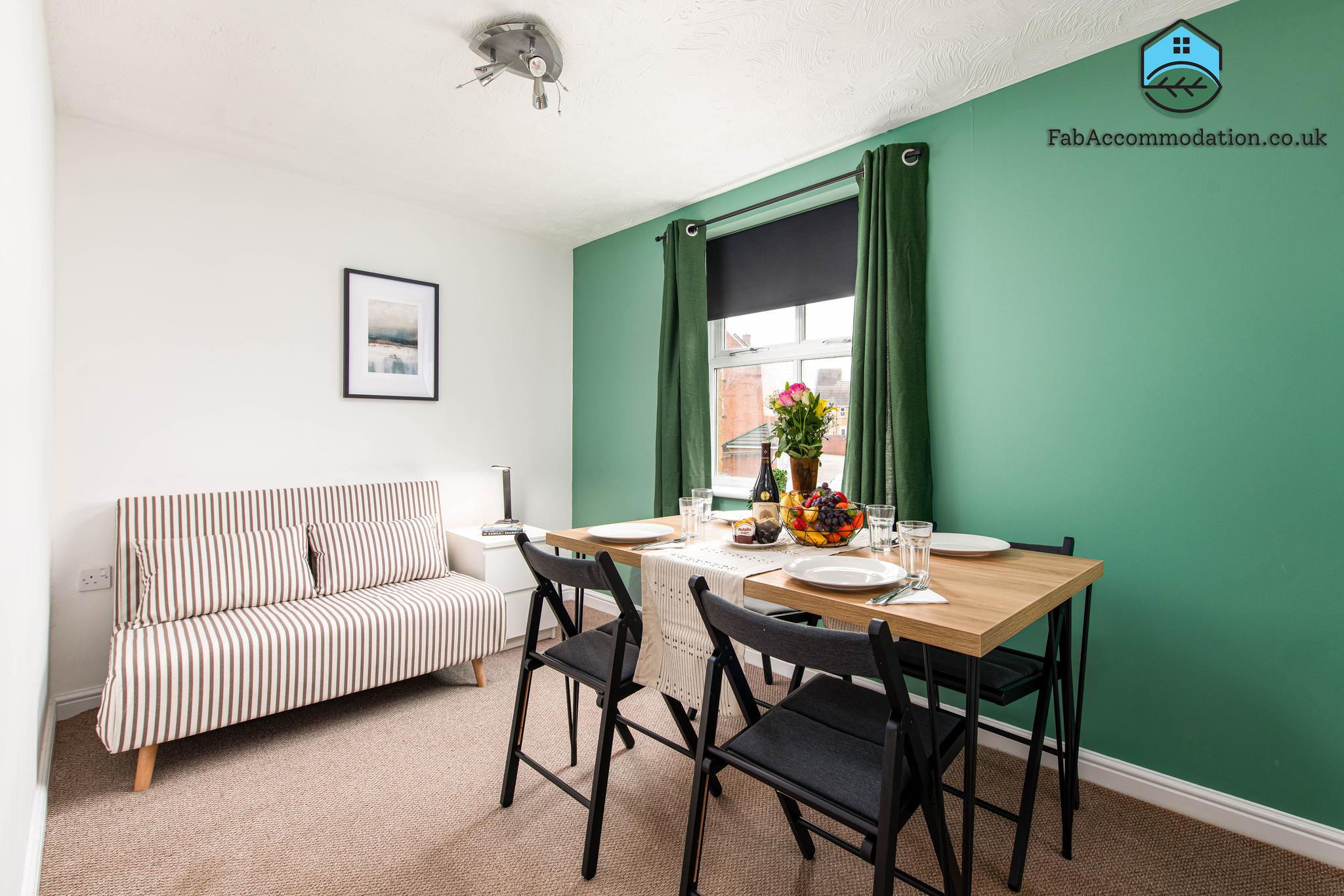 Comfy & Spacious-2Bed 2Bath Flat-Free Parking2