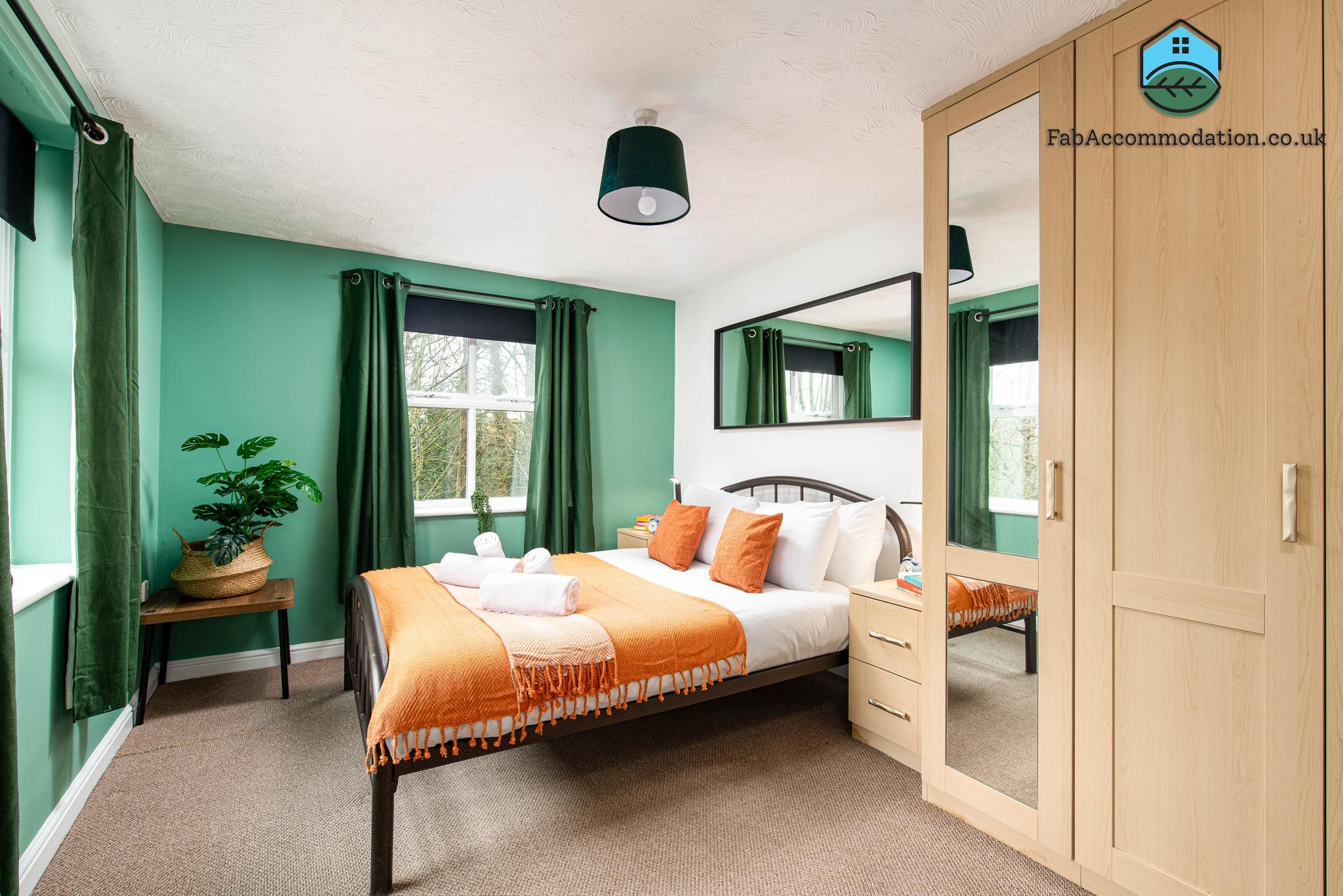Comfy & Spacious-2Bed 2Bath Flat-Free Parking1