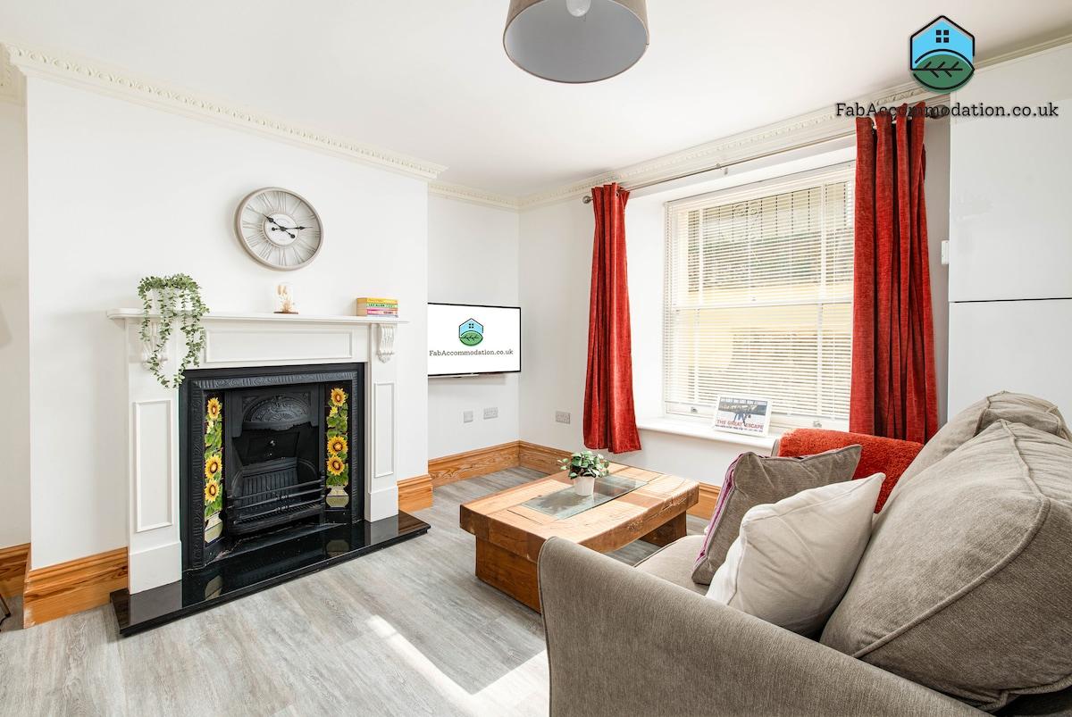 Central Basement Flat-Private Parking-Sleeps 41