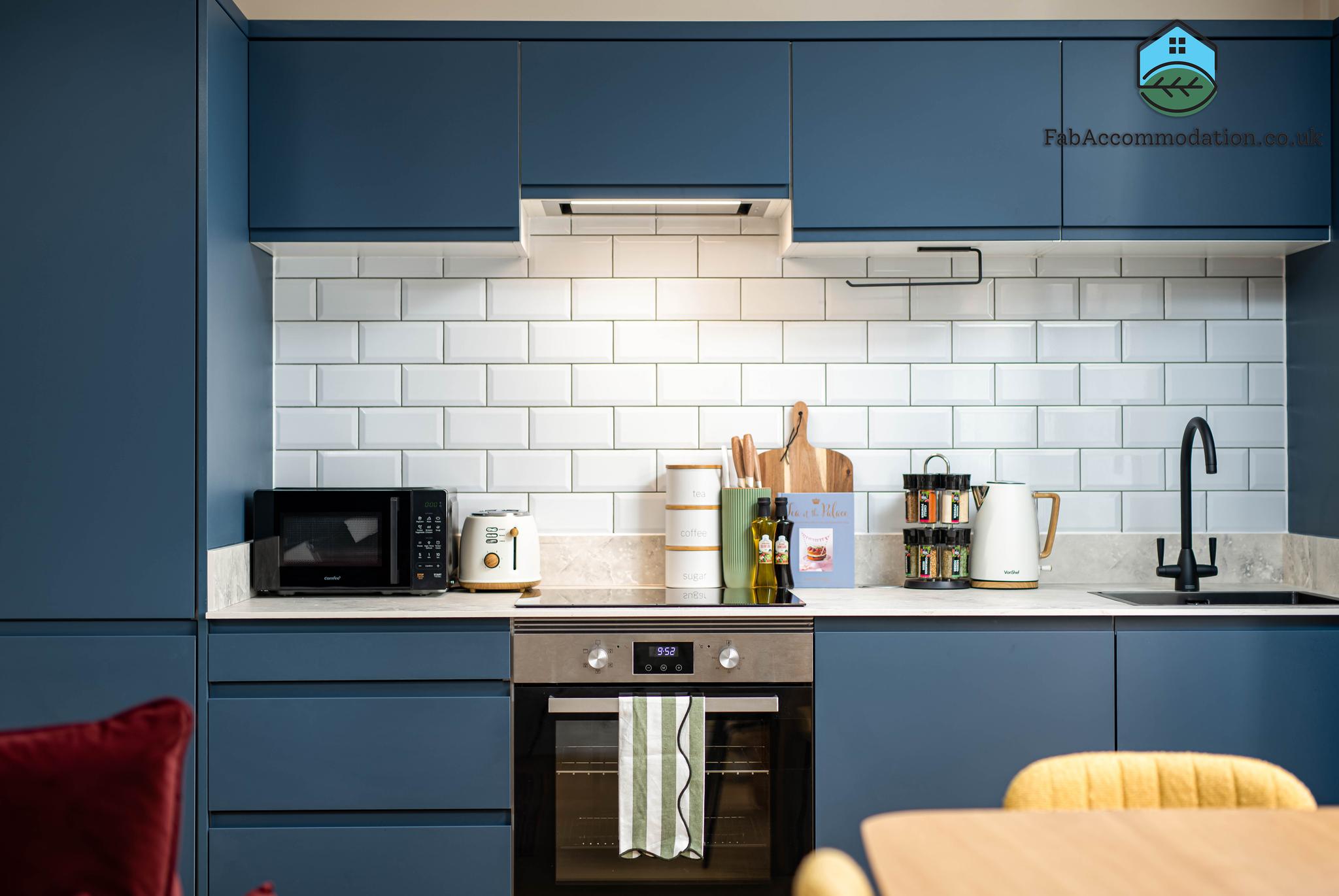 Super Central & Stylish Flat-2 Bed 2 Bath-Sleeps 46