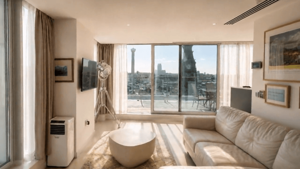 2 Bedroom Duplex Penthouse in LVP City Centre3